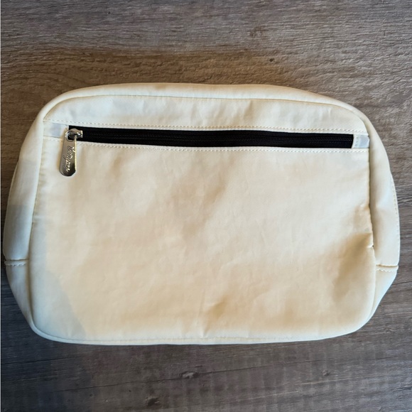 Thirty-One Classic Sling Bag - Picture 4 of 6